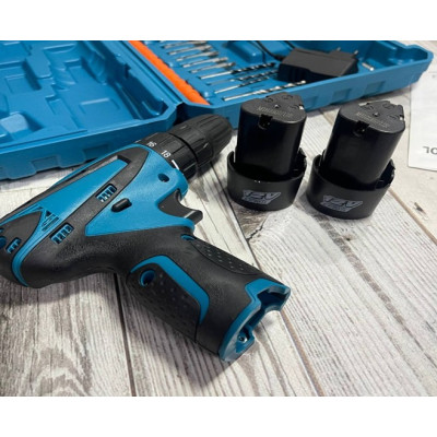 НЕТУ Шуроповерт Makita с набором инструментов 12V 2 аккумулятора